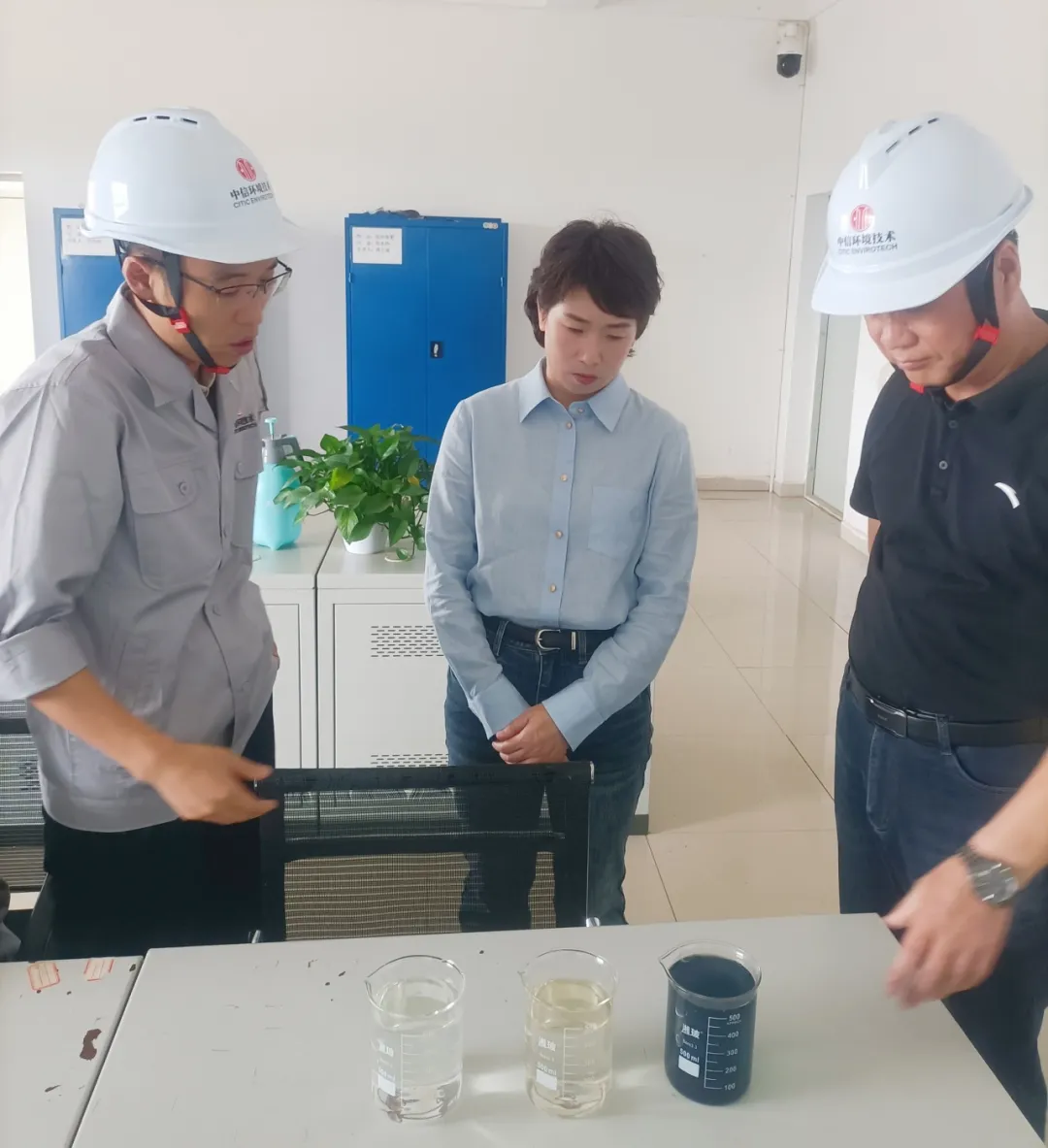 调研污水厂中控室.png
